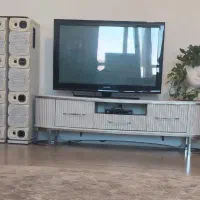 تلوزیون سامسونگ دوعدد باند و میز تلوزیون