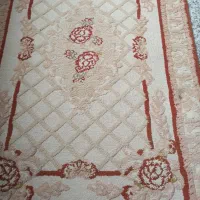 قالیچه برجسته کار کرده کاملآ سالم وتمیز