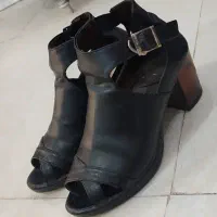 کفش پاشنه دار