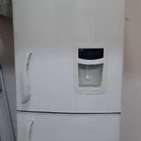 سو خته. خراب خریدا ر. یخچال کهنه