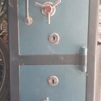 دوعدد گاوصندوق بزرگ وکوچک  درحدنو