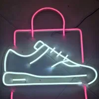 تابلو نئون کفش و ارم اینستا