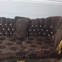 کاناپه تک با میز جلو ست خودش محکم و تمیز و نو