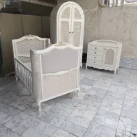 تخت نوزادی قابل تبدیل