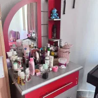 میز آرایشی  ام دی اف با آینه بزرگ /۴ کشو سالم
