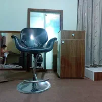 صندلی آرایشگری و ۲ آینه