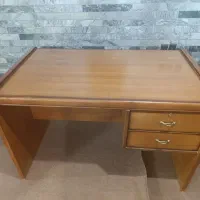 میز چوبی سالم