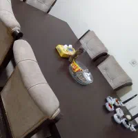 میز ناهار خوری در حد نو