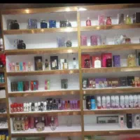 قفسه و ویترین