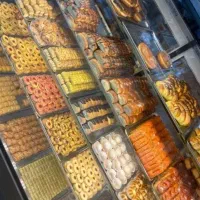نیرو کار در کیک کلوچه پزی