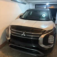 میتسوبشی اوتلندر ۲۰۲۶ مشکی با سقف پانا