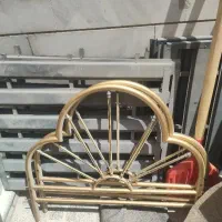 تخت فلزی