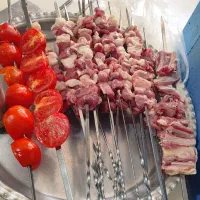 همکار خانم در کافه رستوران آرامش