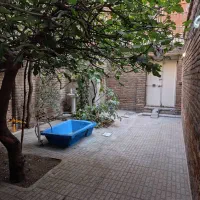 اجاره خانه دربست در دو طبقه و نیم باسازی شده