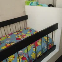 یک عدد تخت بچگانه