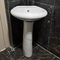 روشویی سرویس بهداشتی
