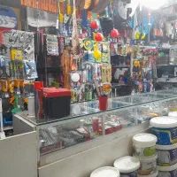 کارگر و فروشنده ابزار فروشی