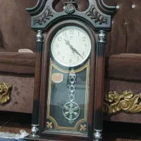 ساعت دیواری در حد نو