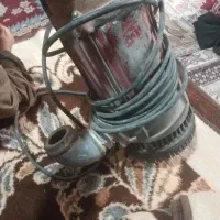 کف کش اب ویک عدد موتورپمپ آب بنزینی