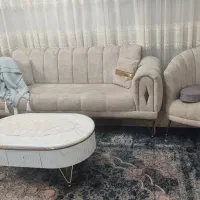 یک ست سفید کرمی مبل و