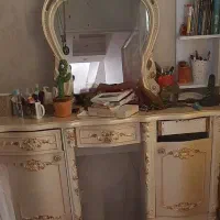 تخت و میز آرایش