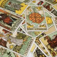 فال تاروت وقهوه و اینه بینی شمع تراپی