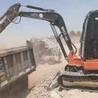 اجاره بابکت و مینی بیل با پیکر شیفتی ۱۵