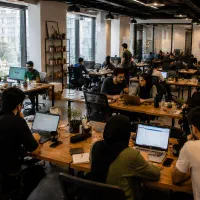 استخدام فوری ادمین تولید محتوا با آموزش رایگان