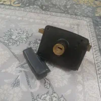 قفل در