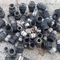 تعدادی رابط لوله و بست