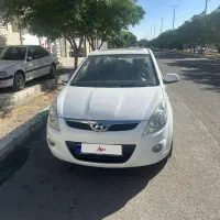 i20