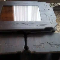 میز جلو مبلی و گلدان