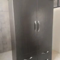 فروش کمد دو درب و دراور آینه دار در حد نو