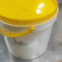 سطل ماست و دبه زیتون و ترشیجات