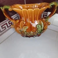 گلدان قدیمی بکر