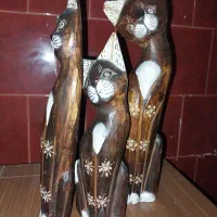 مجسمه  چوبی