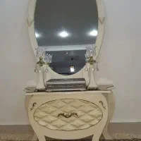 آینه و کنسول و شمعدان