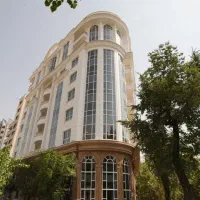 پذیرشگر شیفت شب هتل آقا