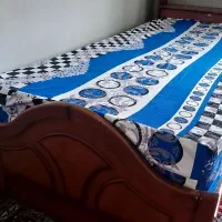 تخت یک نفره چوبی بسیار محکم