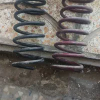 یه جفت فنر و یک عدد کمک