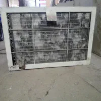 کولر گازی پشت پنجره