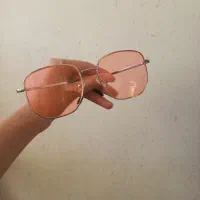 عینک صورتی