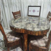 میز ناهار خوردی .میزتلویزیون
