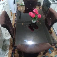 میز ناهار خوری و تخت خواب