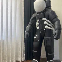 مجسمه ادم‌فضایی