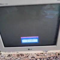 دوعدد مانیتور