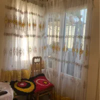 دو عدد پرده مناسب اتاق خواب
