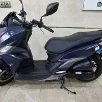 sym j200
