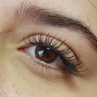 کاشت و اکستنشن مژه