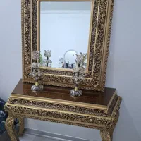 آینه کنسول و شمعدانی